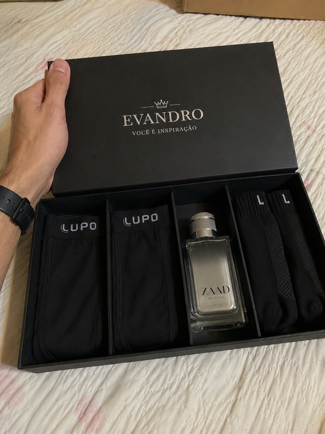 Kit personalizado aberto com perfume ZAAD