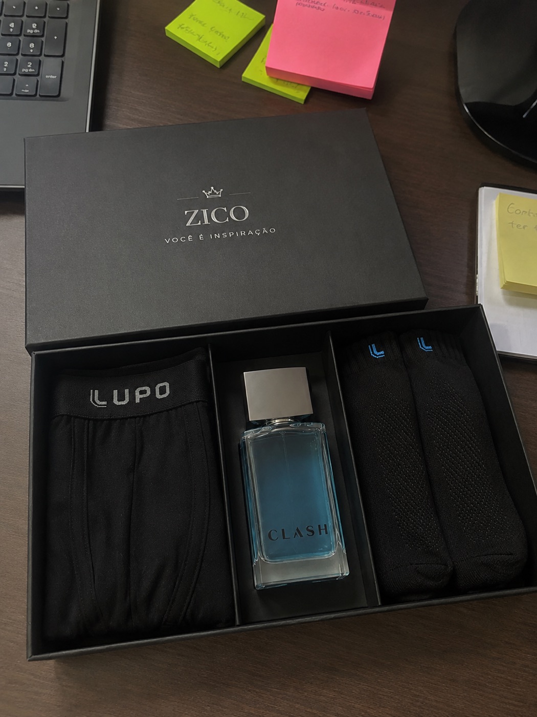 Kit Premium com perfume Clash e itens Lupo